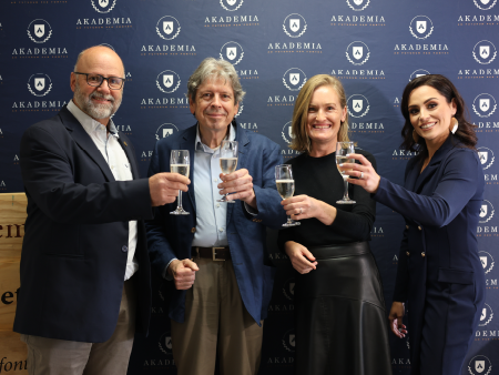 Akademia en die Virtuele Instituut vir Afrikaans (VivA)
